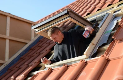 Pose de fenêtres de toit Velux aux Grandes-Loges